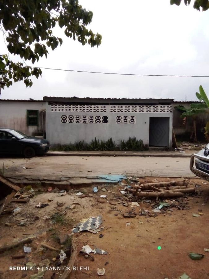 Yopougon terminus 27 , vente maison soghefia 4pièces, Maison à vendre