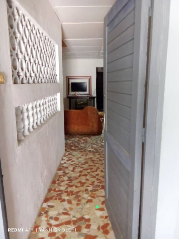 Yopougon terminus 27 , vente maison soghefia 4pièces, Maison à vendre