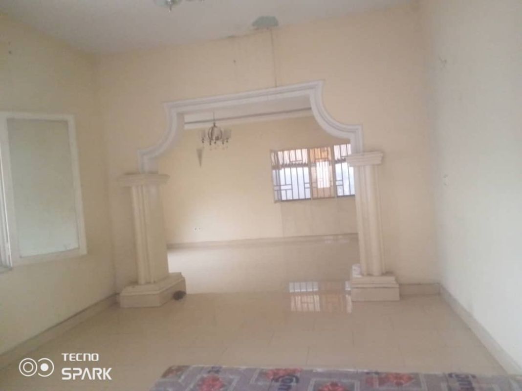 Very clean plot, House for sale in Kinshasa Democratic Republic of