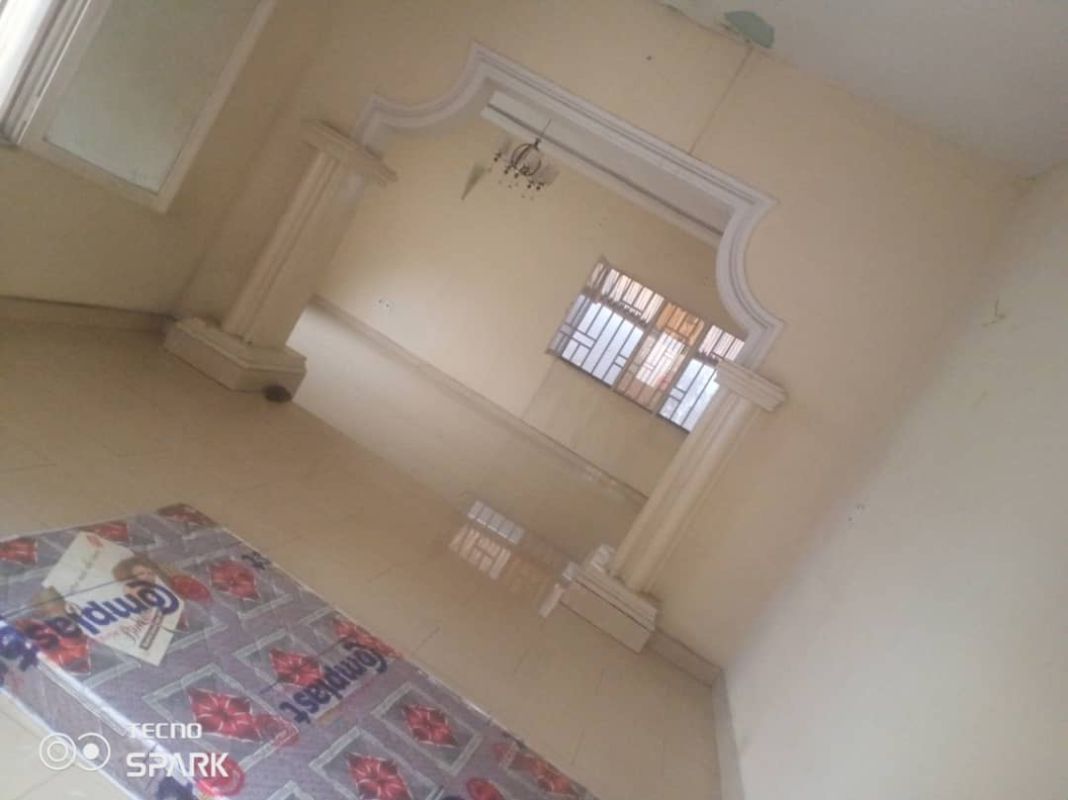 Very clean plot, House for sale in Kinshasa Democratic Republic of