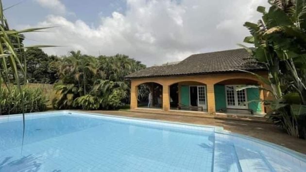 Vente d'une villa basse de 6 pièces à Cocody Riviera Attoban