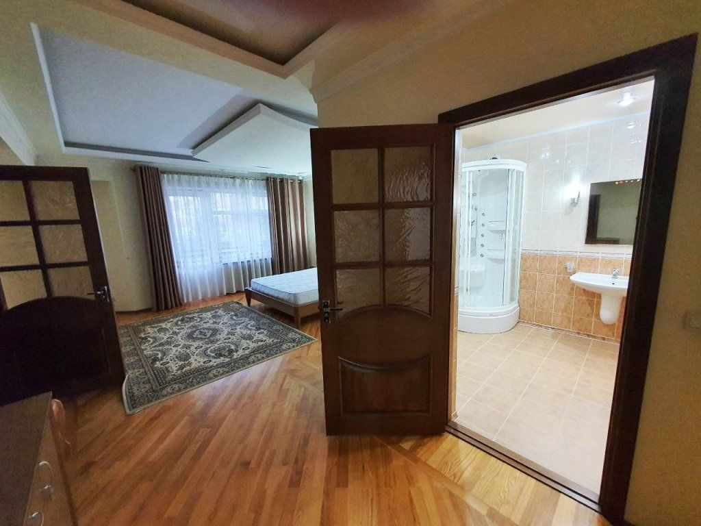 Simply stunning duplex 4 bedrooms apartment for rent in central