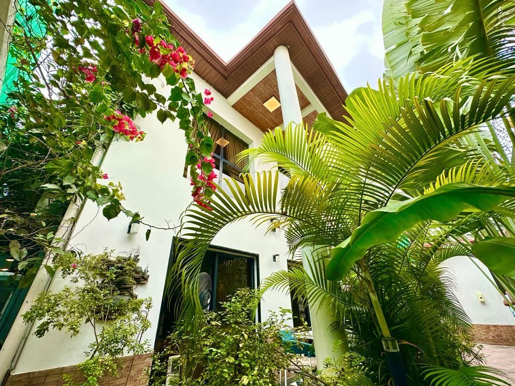 Sale beautiful 4 bedroom villa in kinshasangaliema, House for sale in