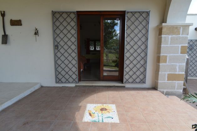 Country villa set amoungst the olive groves and vineyards