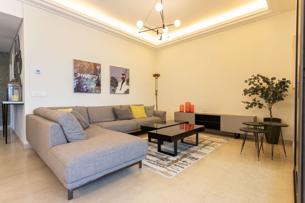 Brand new furniture close to shops, Flat for rent in Beirut Lebanon