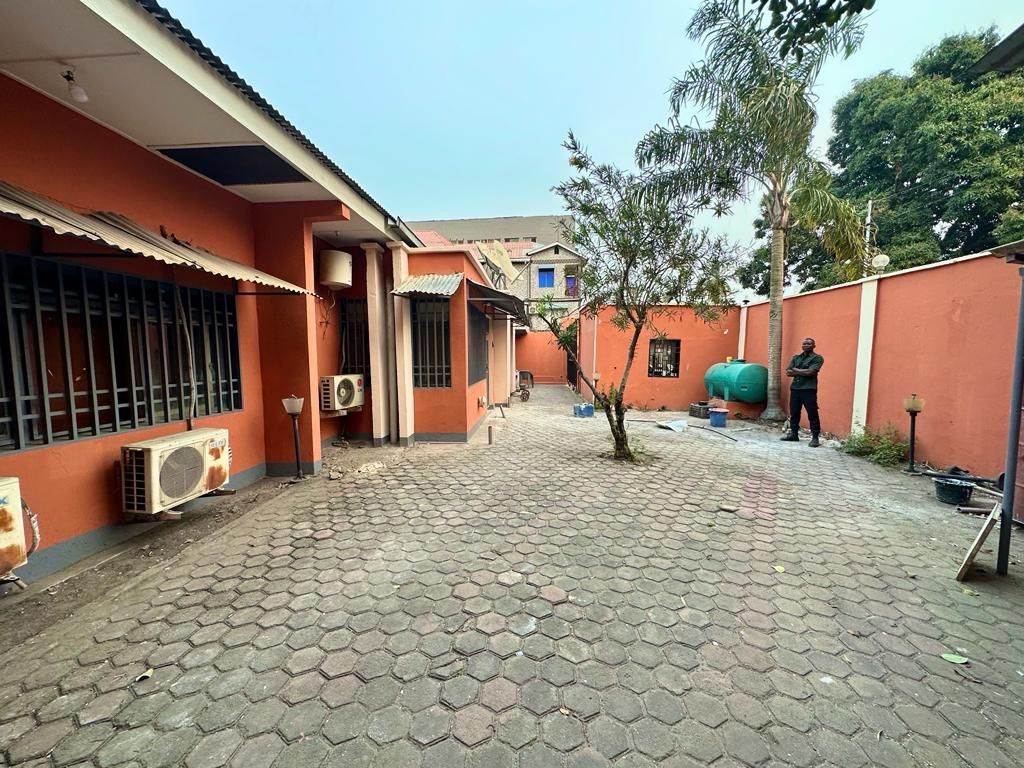 Sale 435m² plot with 2 bedroom building on kinshasagombe, House for