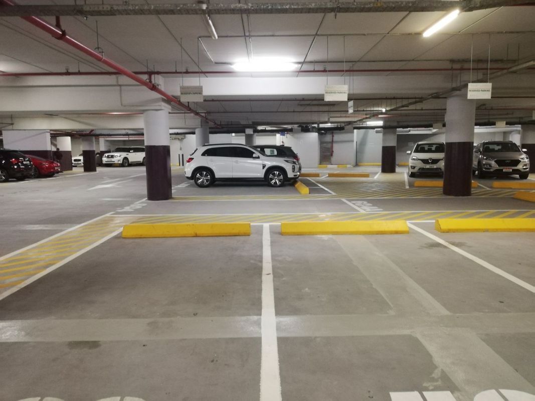 Estacionamiento seguro y asequible disponible en bahar 4, jbr tarifas