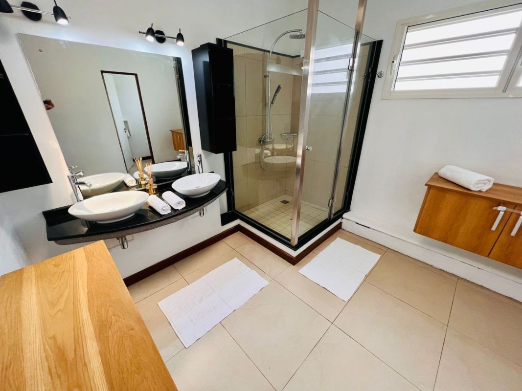 On sale exclusive 3 bedroom villa port chambly mur 19,8m, House