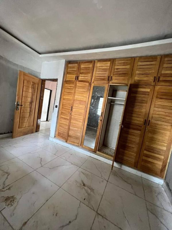 Sale of a new construction duplex in angré château, House for sale in