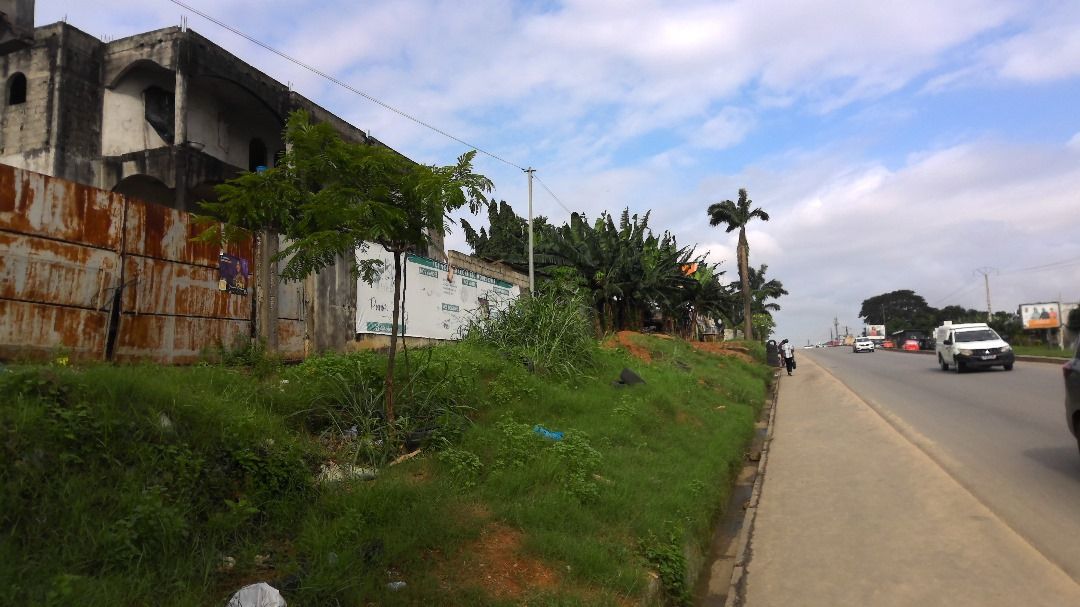 Unpublished sale of a 12room duplex villa (80 complete), House for