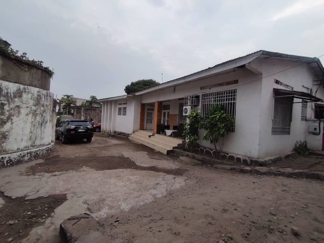 vente d'un terrains à gb , Maison à vendre à Kinshasa République