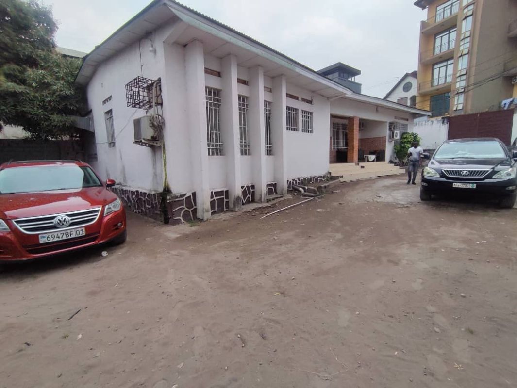 vente d'un terrains à gb , Maison à vendre à Kinshasa République