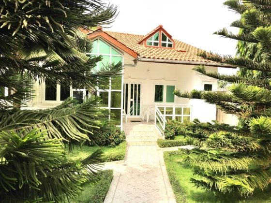 Furnished 4 room villa, Fidjrossè - Fiyégnon