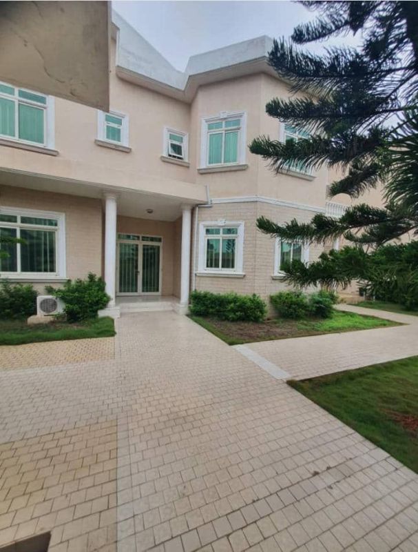 For sale, 7 room villa, cotonou cen sad (benin), House for sale in