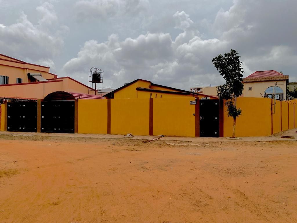Low villa for rent in the azimo city, House for rent in Ouagadougou