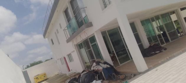     en vente un duplex 10 pièces en bordure de lagune à ...