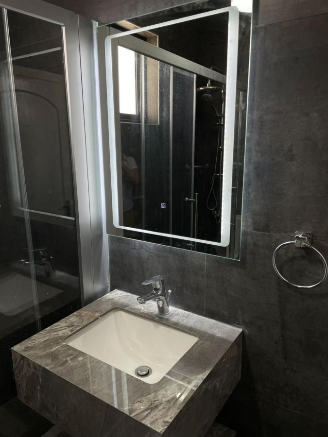 Modern fully furnished 3 bedroom apartment in weibdeh, Flat for rent in