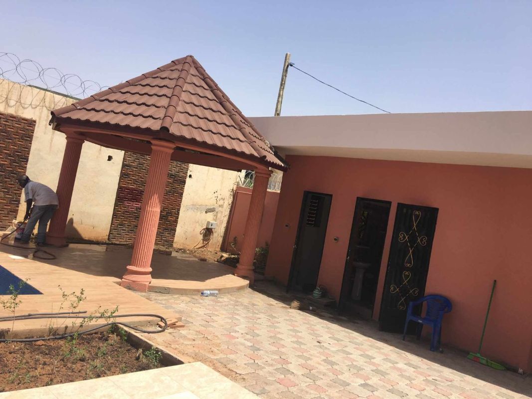 Duplex with an area of 900m² for sale in ouaga 2000 zone b, House for