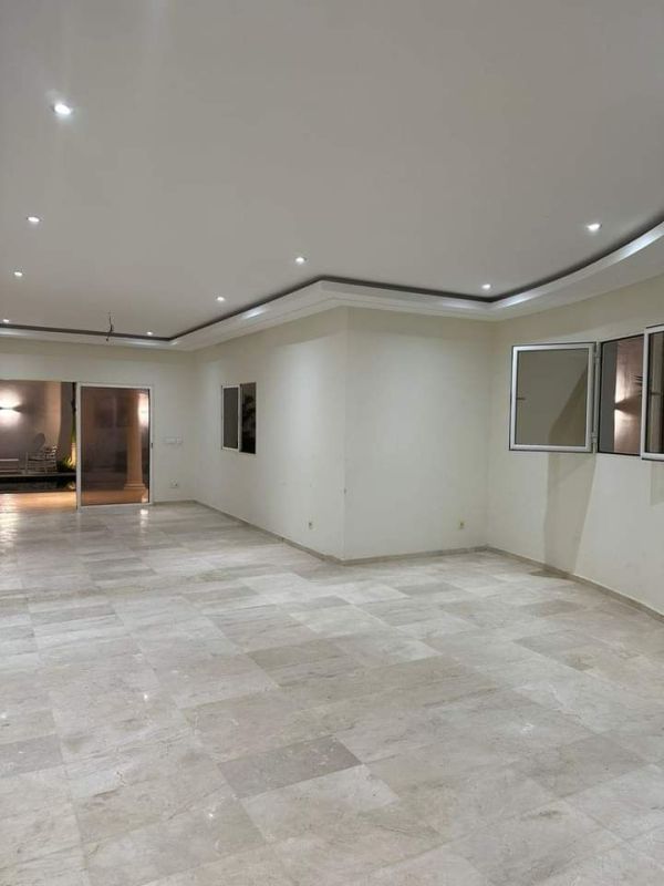 à vendre villa 7 pièces haut de gamme avec piscine abidjan cocody