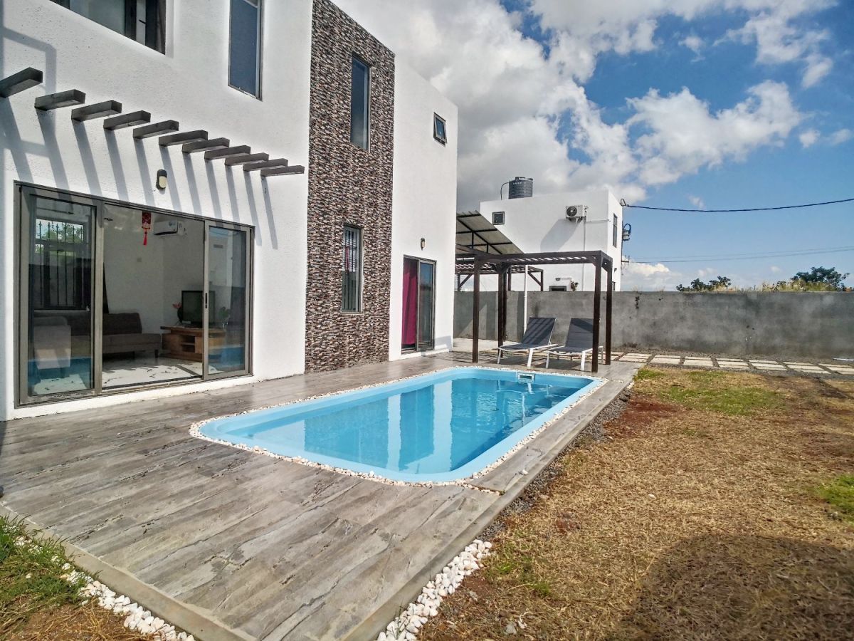 (ref.ma7984) house on two levels with swimming pool and garden, House