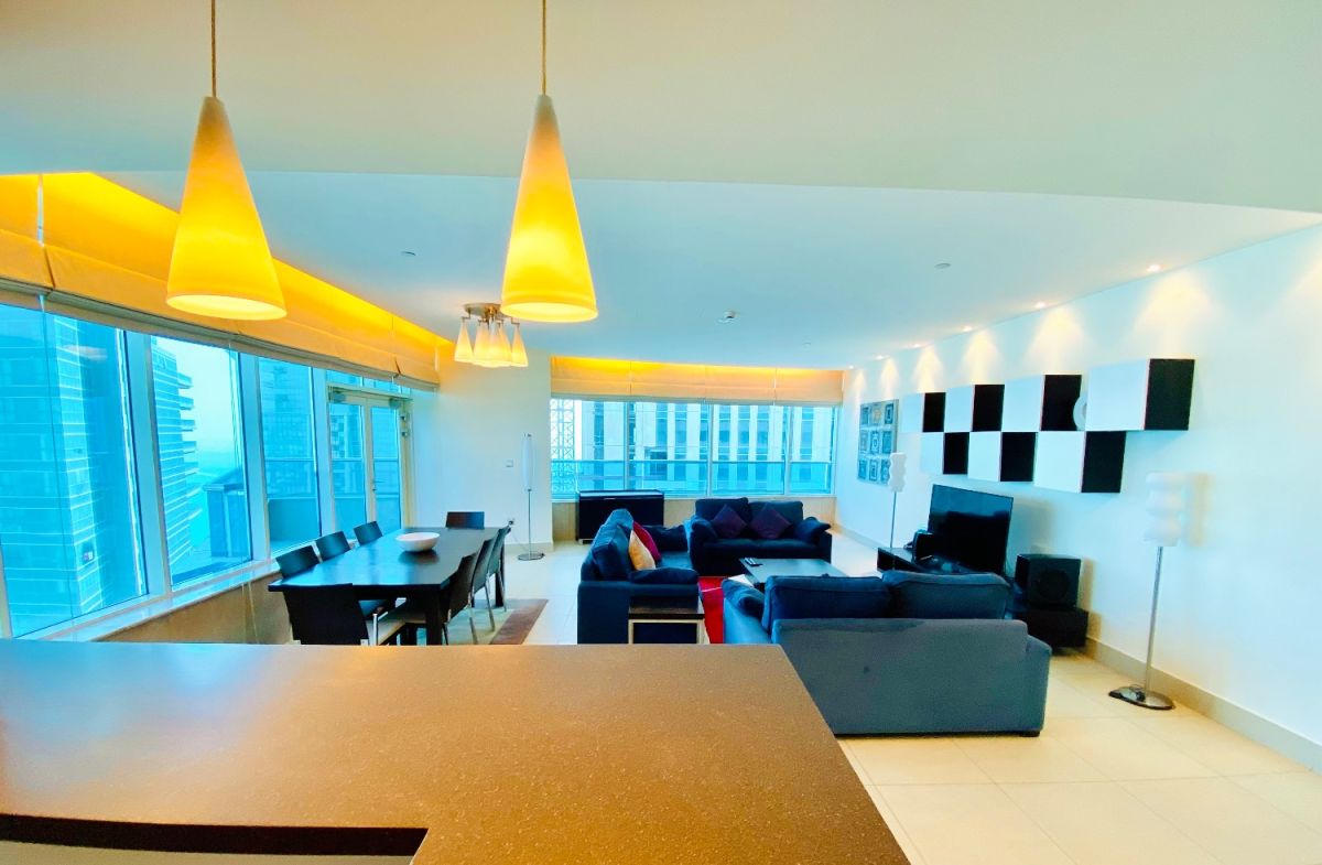 Massive premium ocean view apt + all services included + high floor