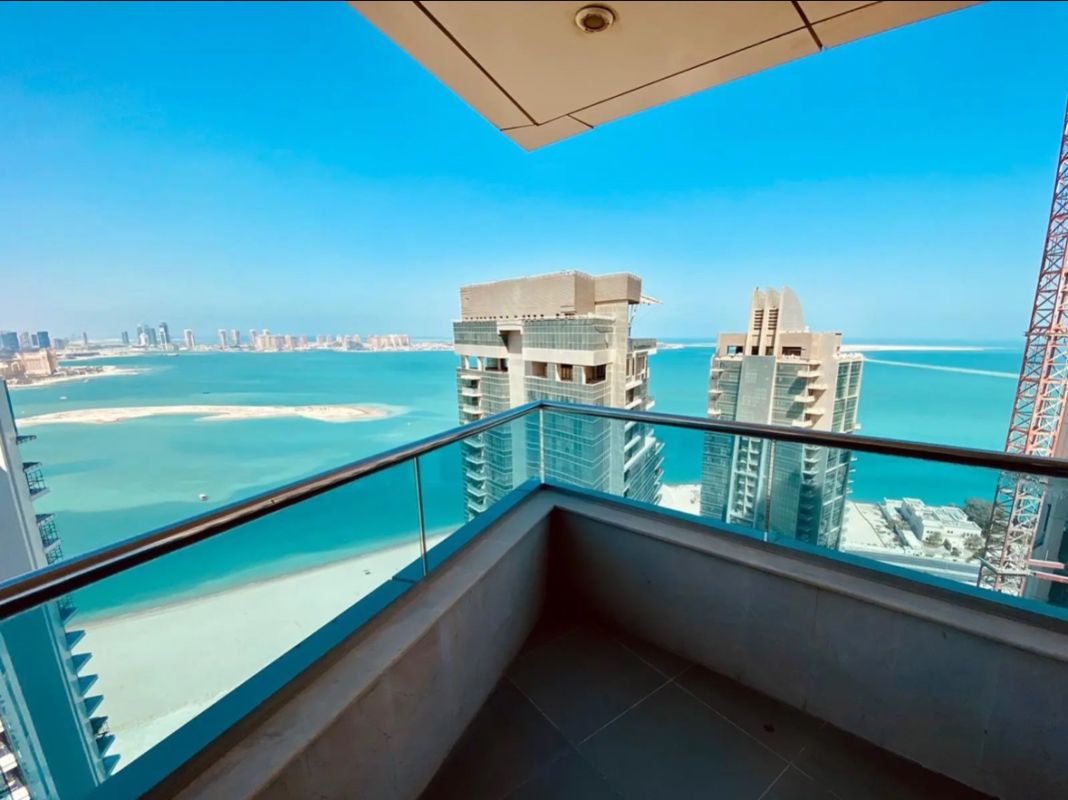 Massive premium ocean view apt + all services included + high floor