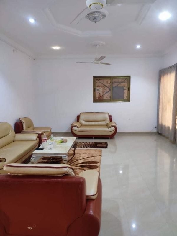 Low villa for sale south extension ouaga 2000, House for sale in