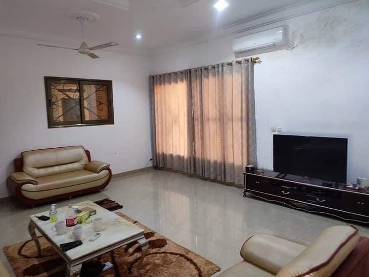 Low villa for sale south extension ouaga 2000, House for sale in