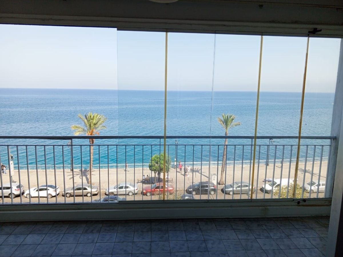 Stuning apartment for rent in beirut ein mreisseh with sea view 3