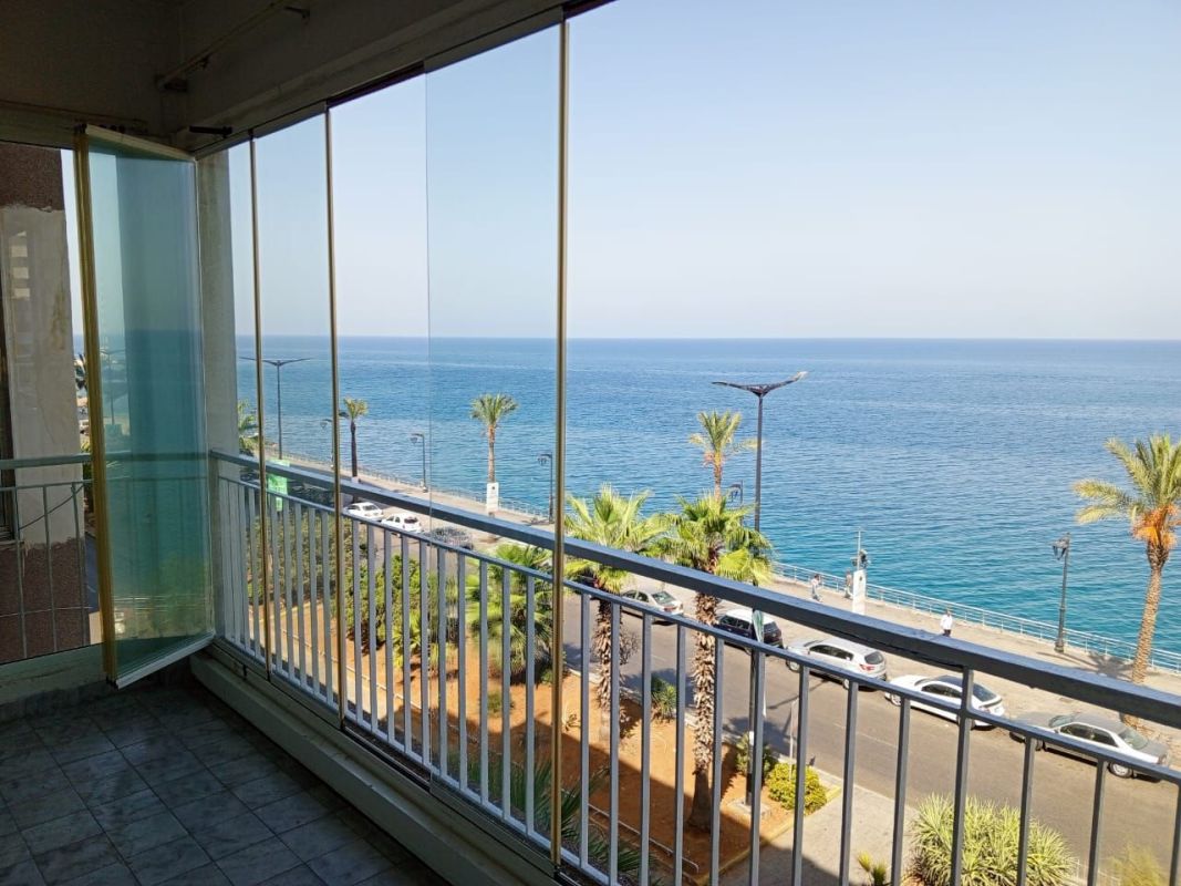 Stuning apartment for rent in beirut ein mreisseh with sea view 3