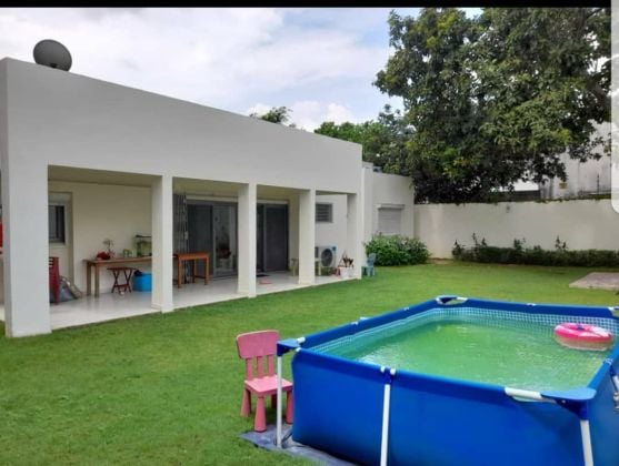 Vente d'une villa basse de 05 pièces à Cocody Riviera 3