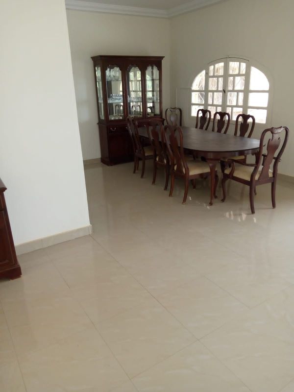 Maison à vendre, villa avec jardin et piscine à acheter à niamey