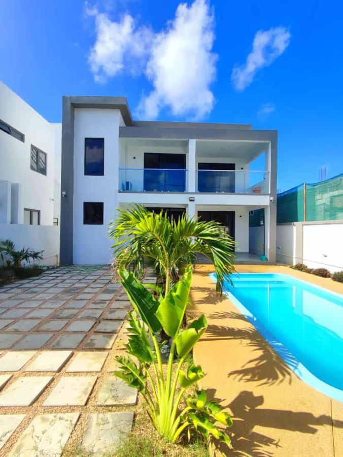 Beautiful 4 bedroom villa in large bay, pets allowed, House for rent
