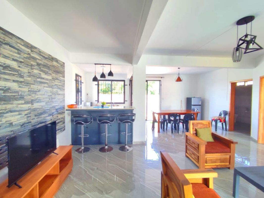 Beautiful 4 bedroom villa in large bay, pets allowed, House for rent