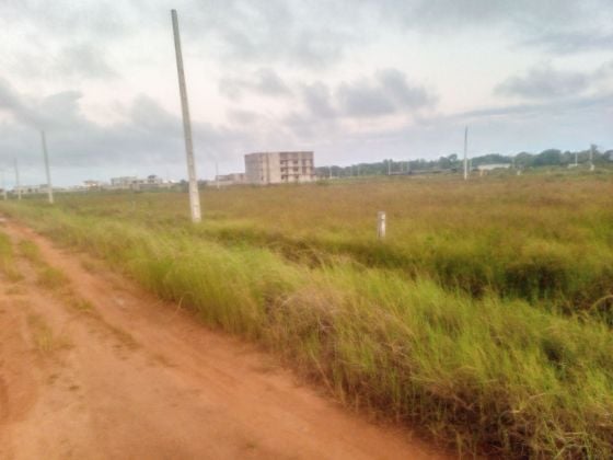 À vendre 6 Terrains de 500 M2 derrière la cité rosier ...