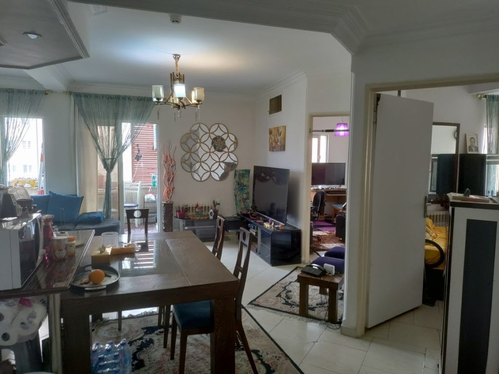 Ideal apartment near iranmall, with view of chitgar lake, windowed