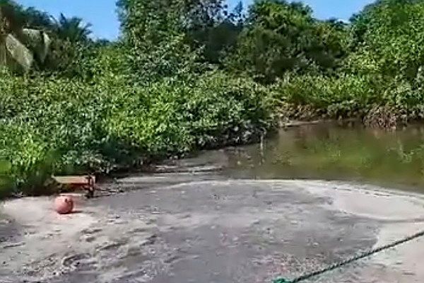 À vendre Terrain 4100 M2 en bordure de lagune à la baie des ...