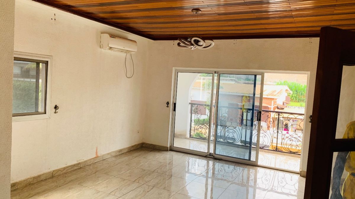 2 bedroom apartment for rent in bastos, Flat for rent in Yaoundé