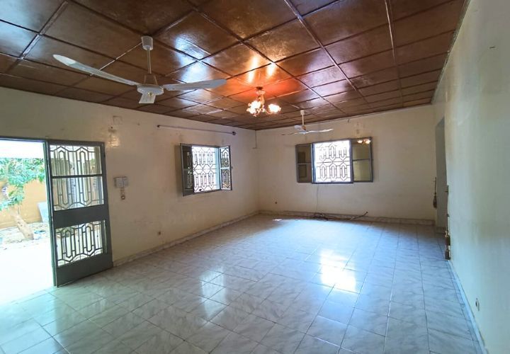 Belle villa de 3 chambres avec 2 dépendances, Maison à vendre Niamey