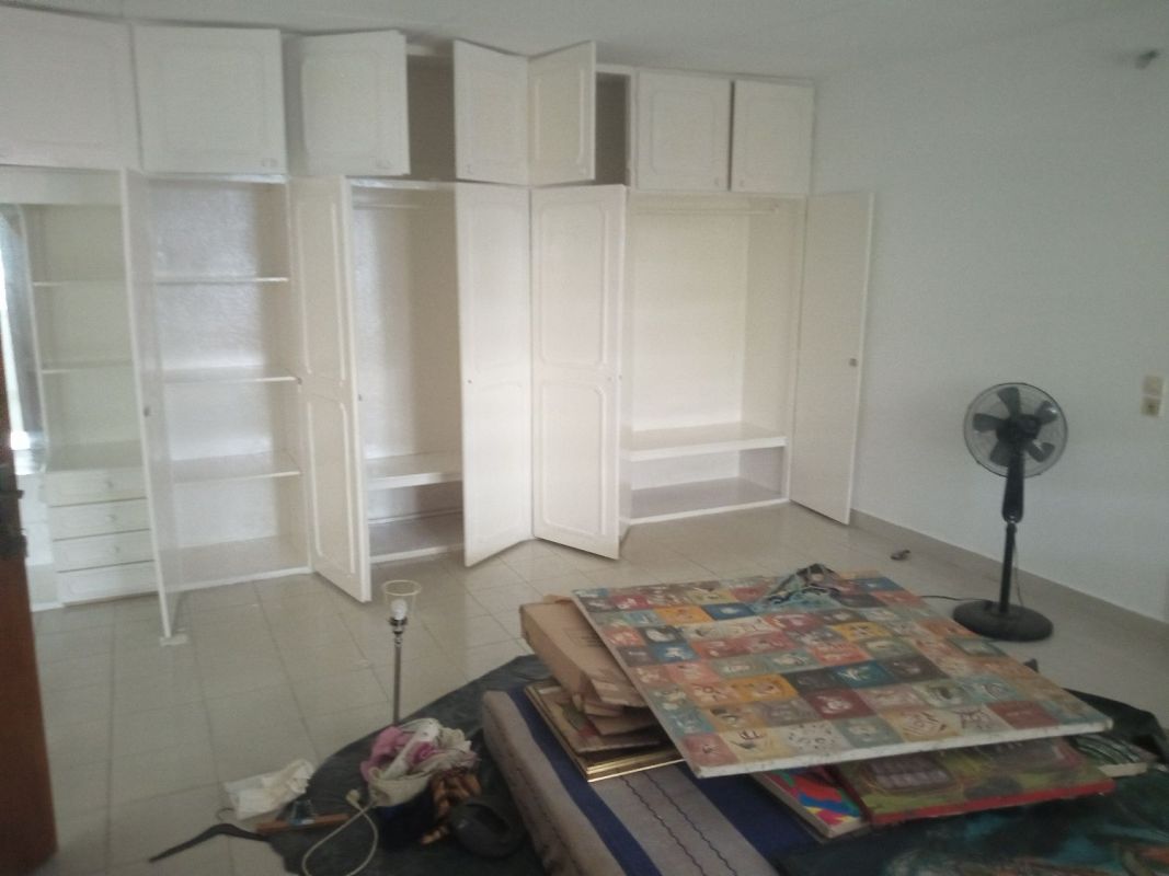 Villa basse de 5 pièces aux 2 plateaux sococé, Maison à louer à Abidjan Côte d'Ivoire
