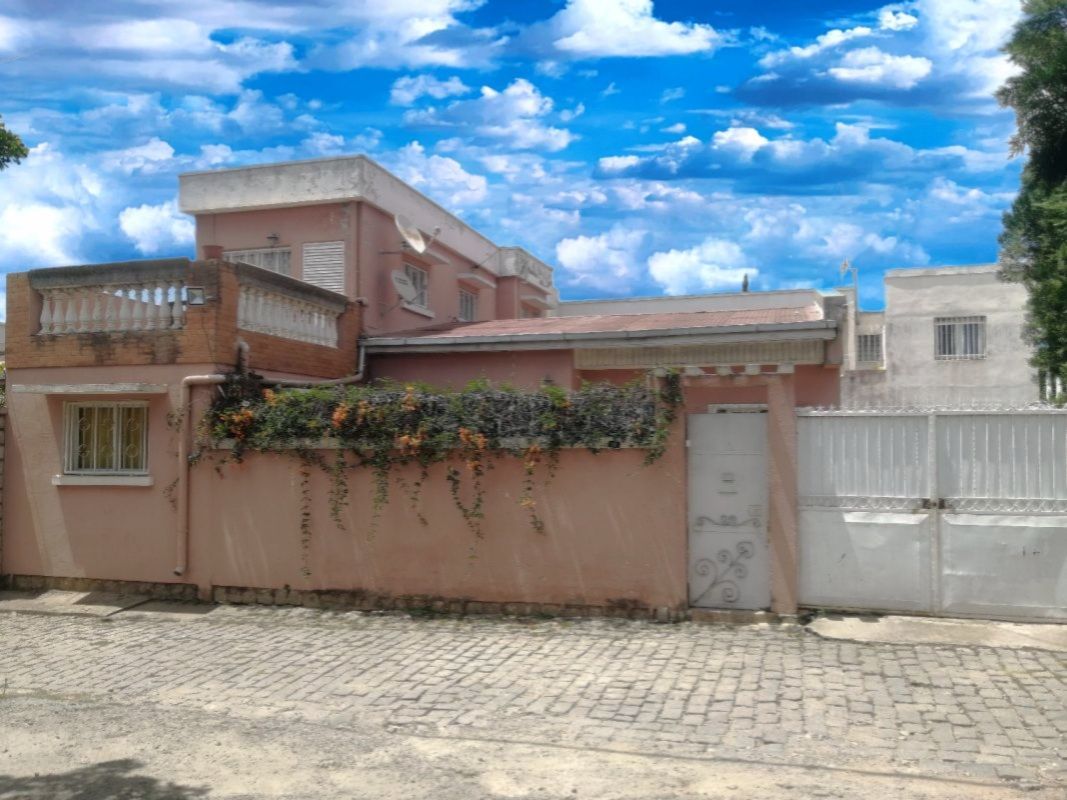 Beautiful house in iavoloha, House for sale in Antananarivo Madagascar