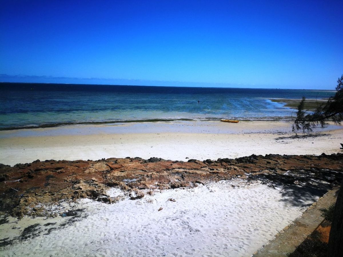 For saleseaside land 37,032m2 + house in ambolimailaka tulear