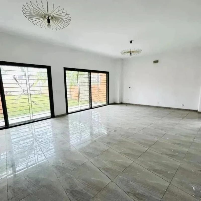 Vente d'une villa de 6 pièces à la riviera abatta , Maison à vendre