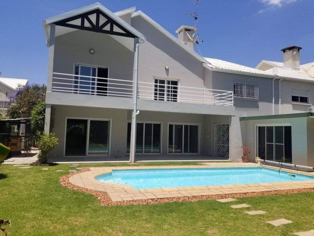 Ambatobe large t8 villa with pool and large sported garden at the