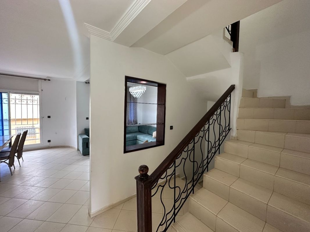 Lowcost triplex for sale in the heart of harhoura, House for sale