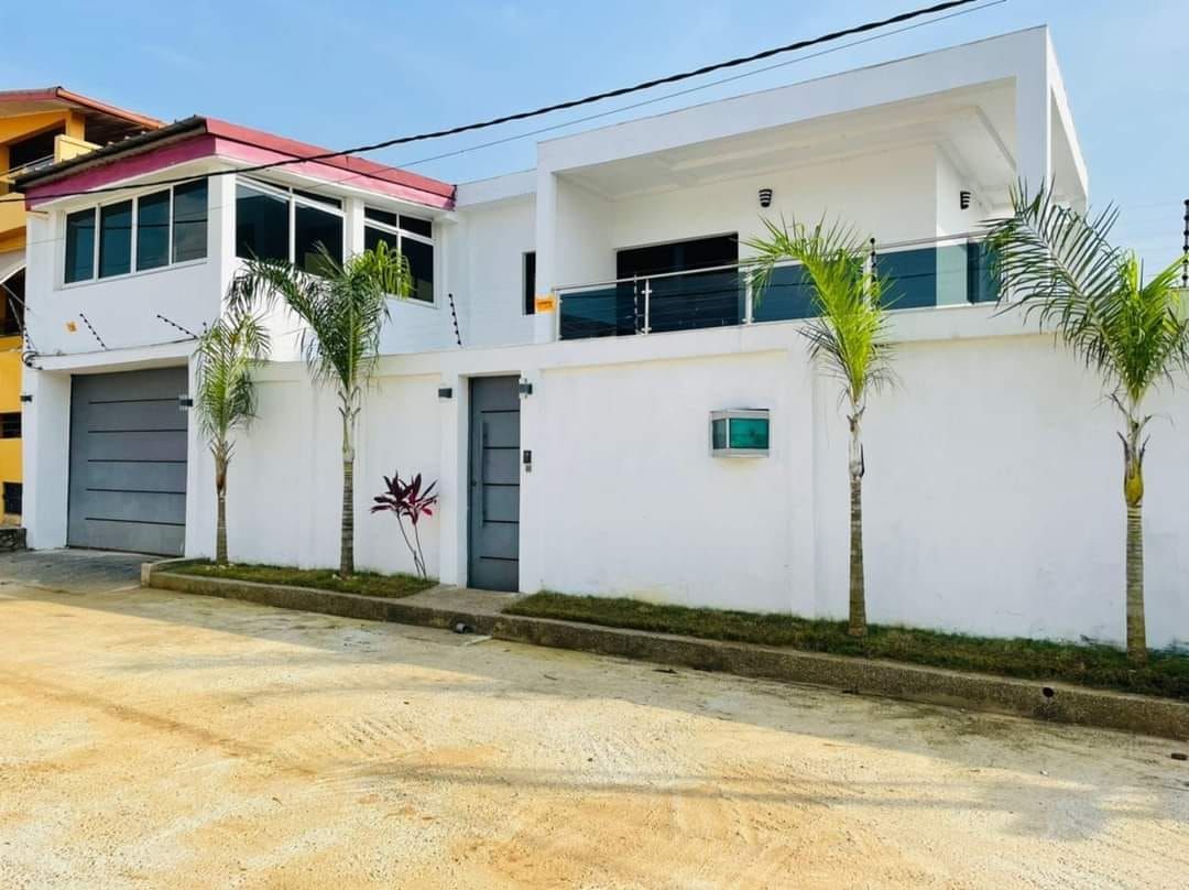 Cocody cité verdoyante de la riviera4, vente duplex 5 pièces, Maison à vendre à Abidjan Côte d