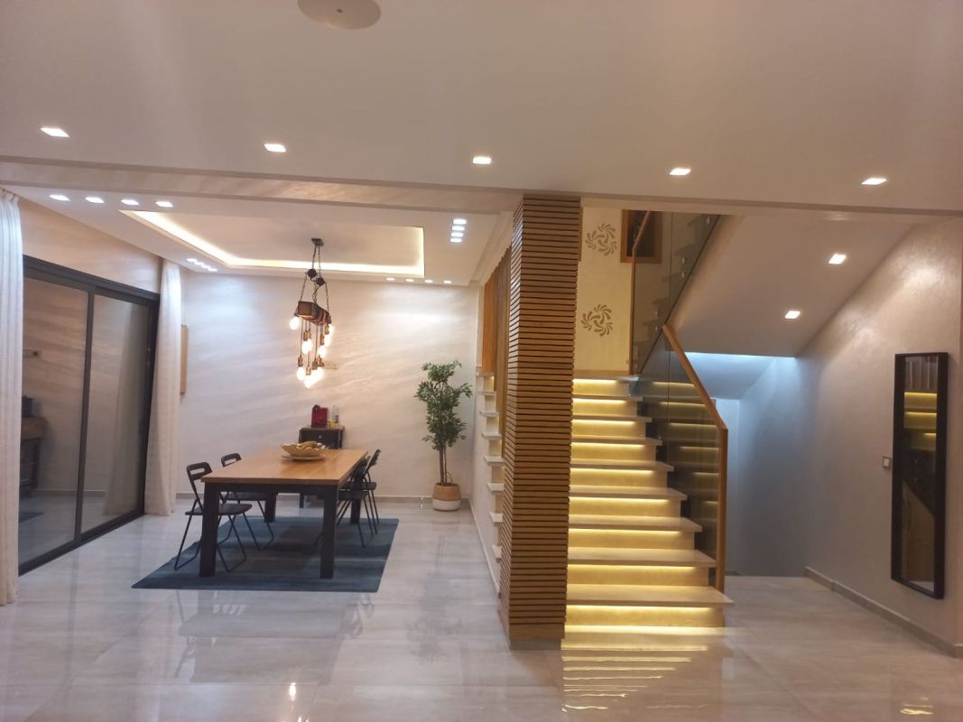 Luxurious villa a few steps from the beach, House for rent in