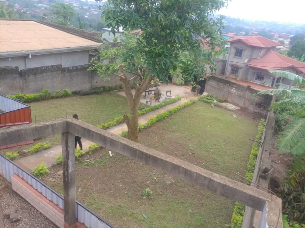 Maison avec jardin à vendre nkolanga'a (yaounde), Maison à vendre à