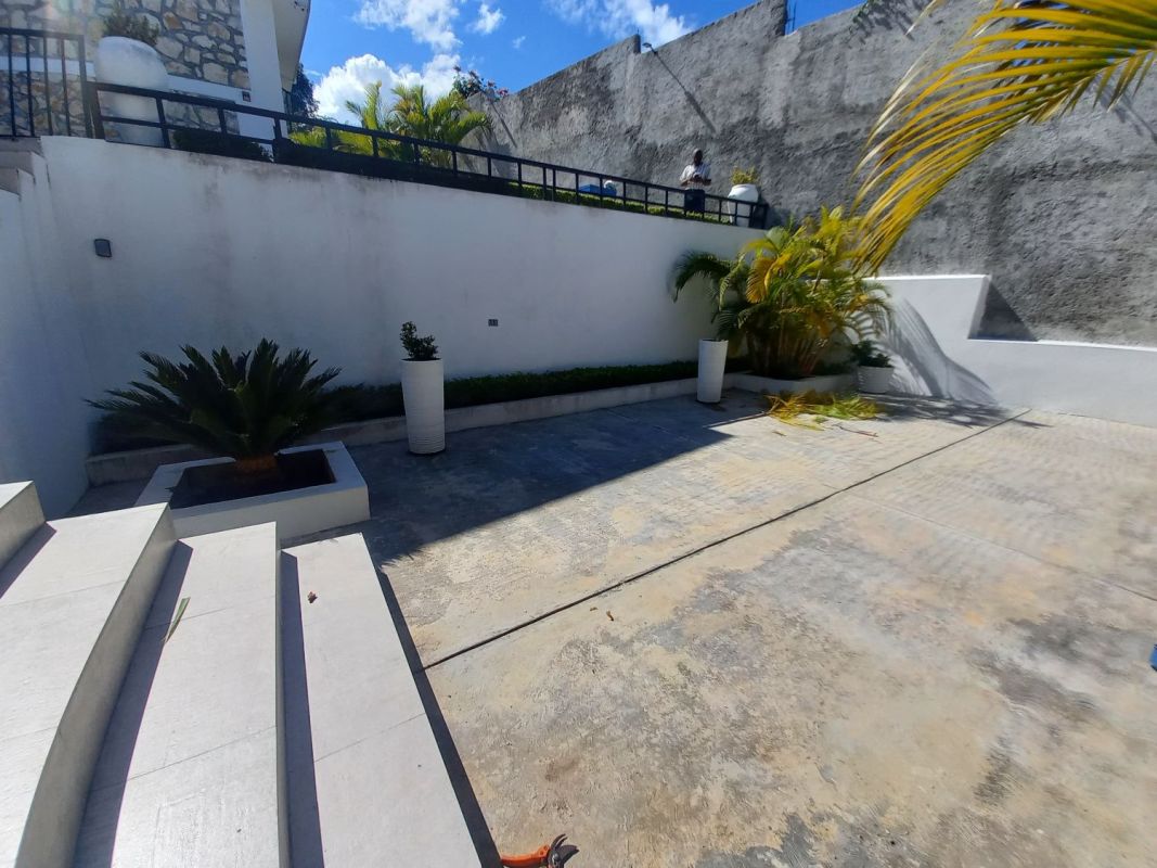 Magnifique maison à vendre à thomassin, pétionville, haïti , Haiti