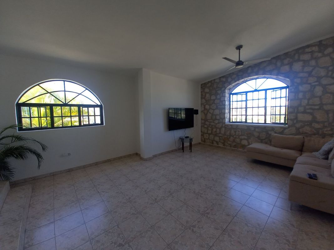 Magnifique maison à vendre à thomassin, pétionville, haïti , Haiti